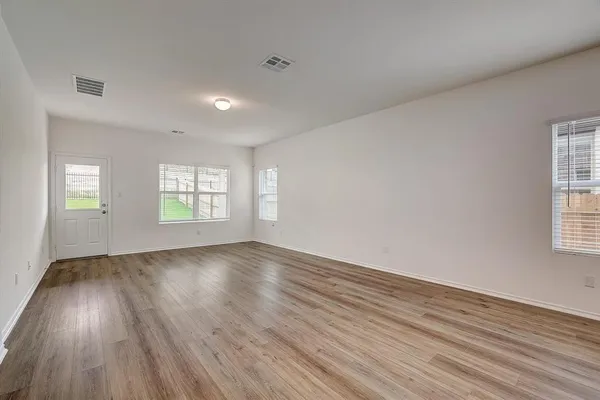 $2,650 | 8008 Copper Prairie Bend, Lago Vista, TX 78645