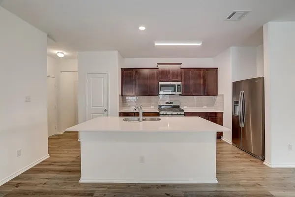 $2,650 | 8008 Copper Prairie Bend, Lago Vista, TX 78645