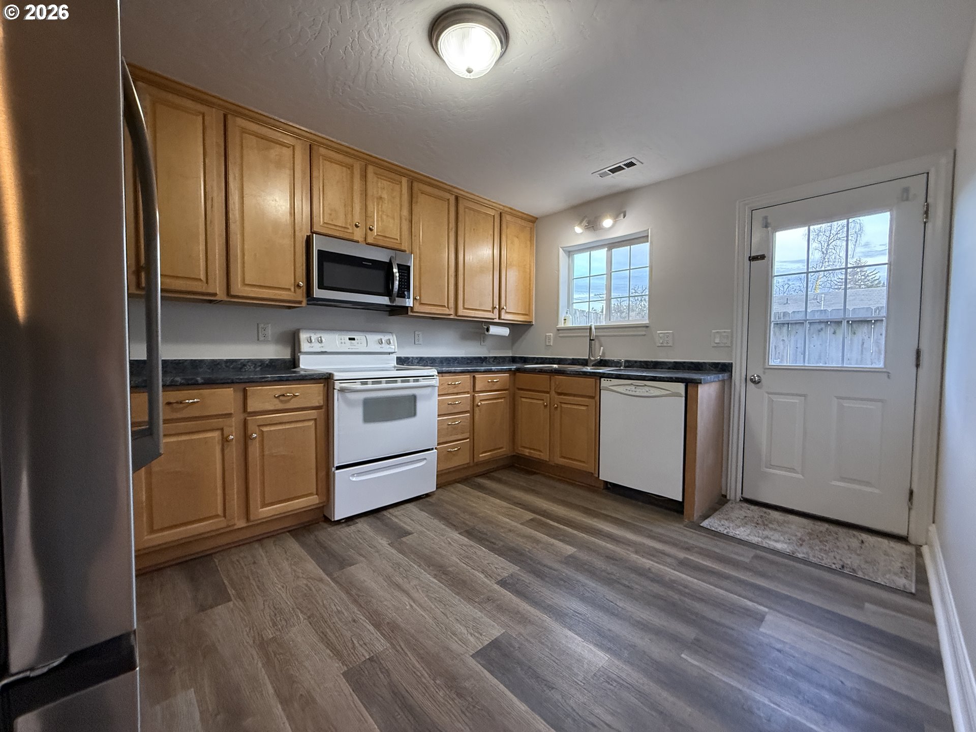 714 Pioneer Road, Unit 4B Brookings, OR 97415 - Photo 3 of 40