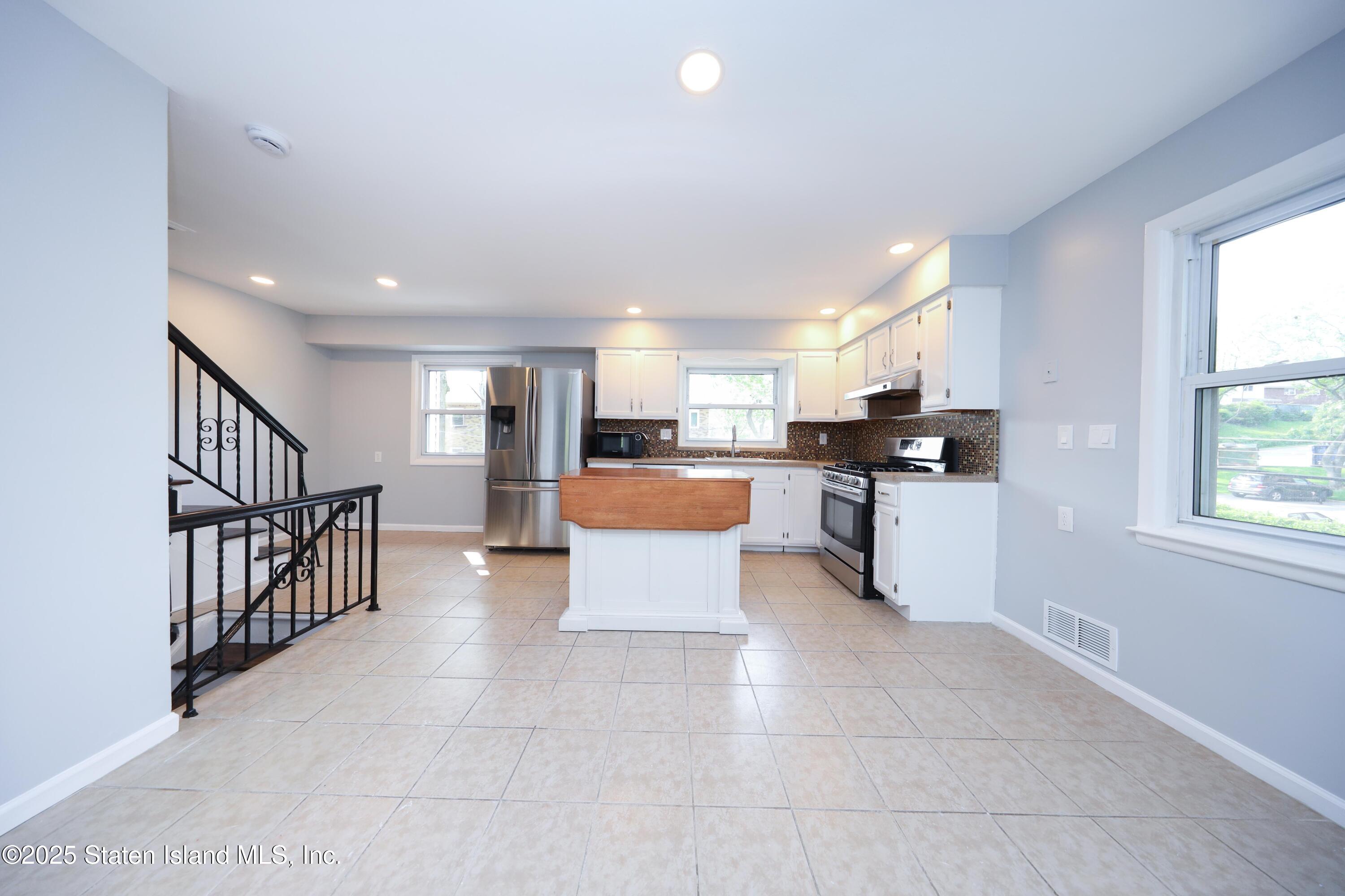 2 Remsen Street Staten Island, NY 10304 - Photo 11 of 35 651A0071