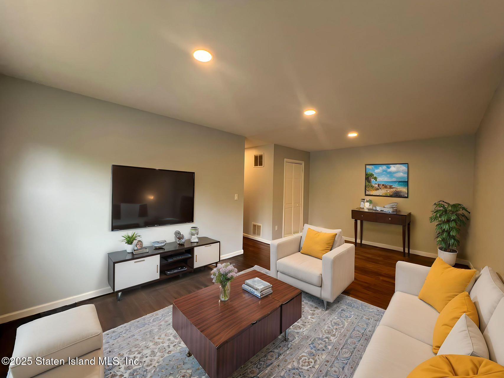 2 Remsen Street Staten Island, NY 10304 - Photo 29 of 35 5be3bf930f6e80ed657e67c3d57e7b64