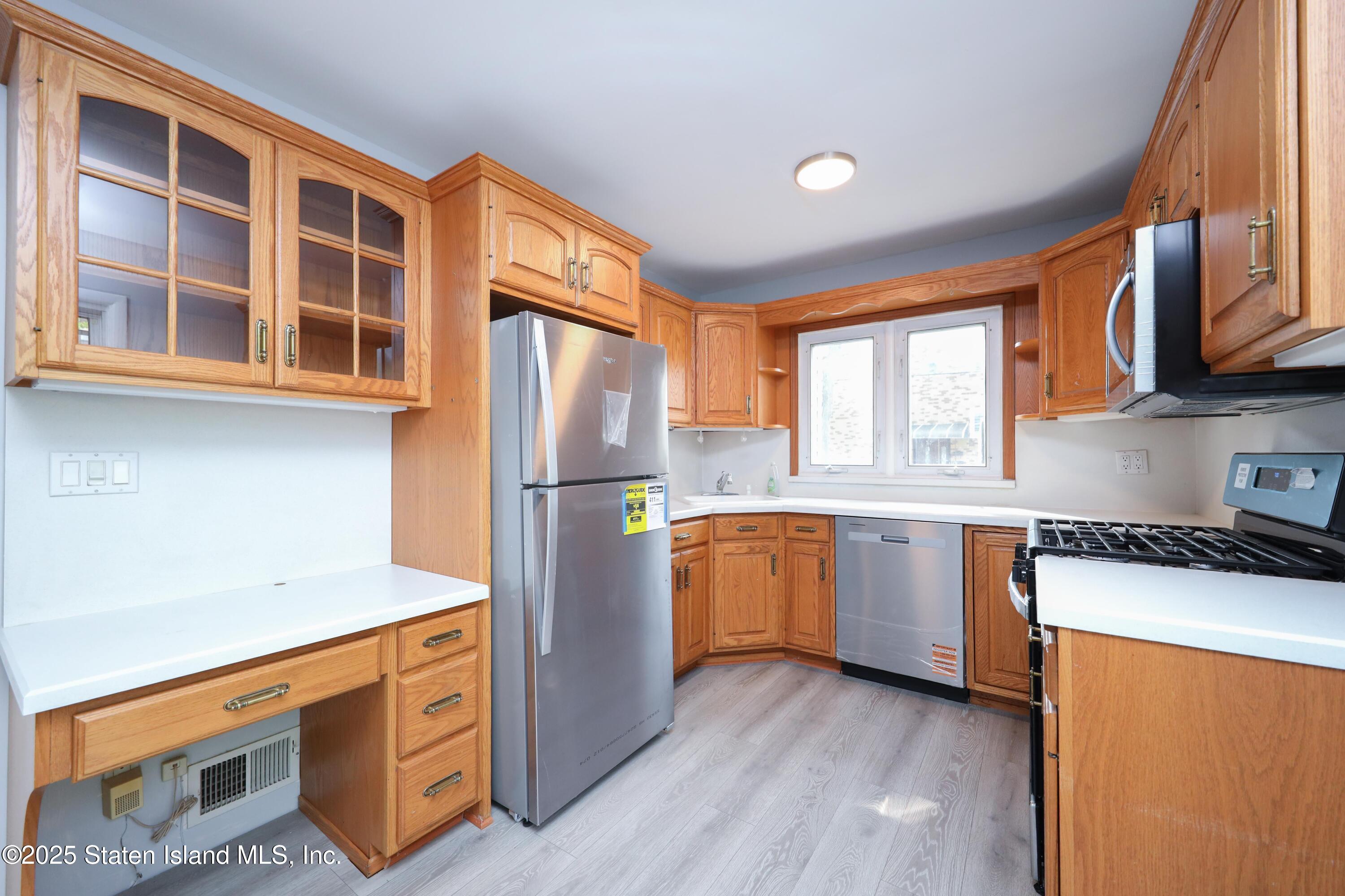 2 Remsen Street Staten Island, NY 10304 - Photo 10 of 35 651A0065