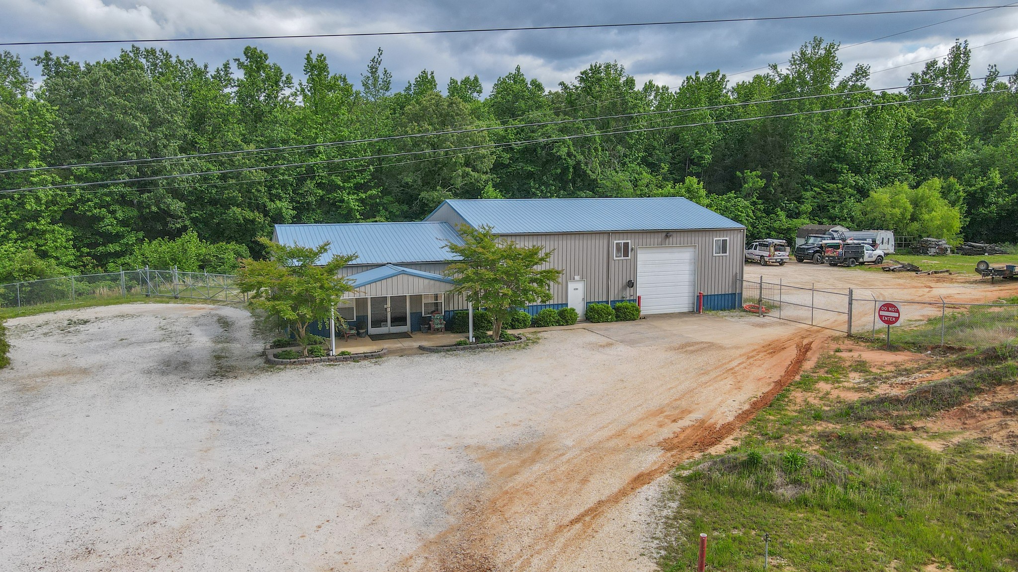 10610 Highway 79 Springville, TN 38256 - Photo 2 of 60 a house view with a garden space