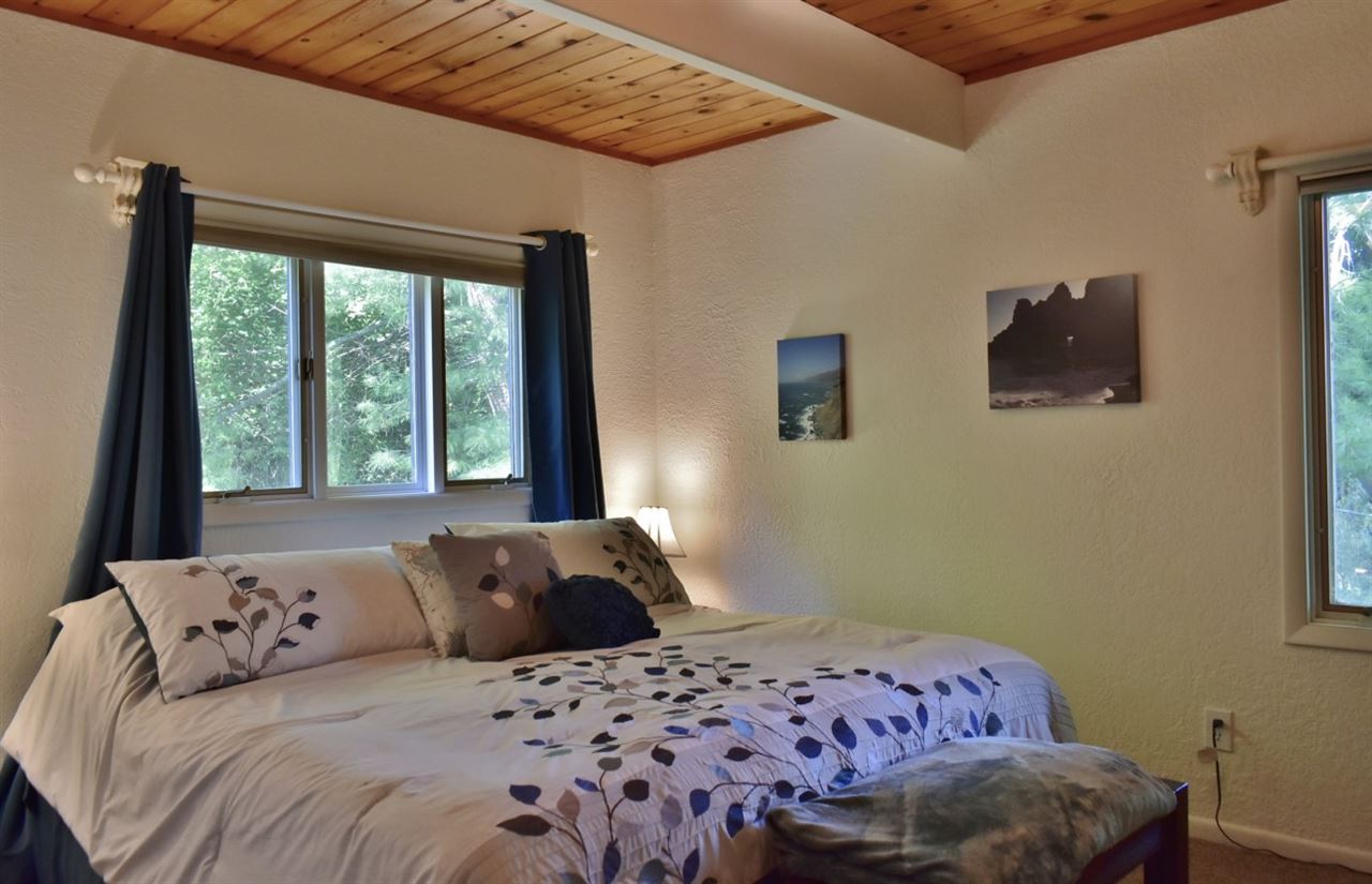 9505 Center Road Traverse City, MI 49686 - Photo 33 of 51 1867786-32.JPG