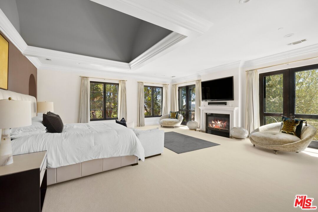 12705 Chalon Road Los Angeles, CA 90049 - Photo 19 of 47