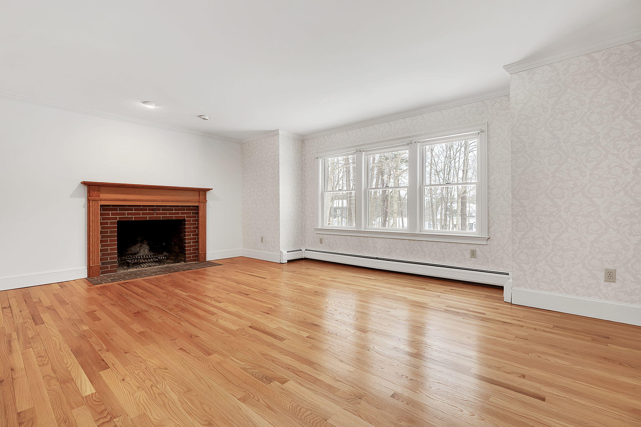 1148 State Road Eliot, ME 03903 - Photo 4 of 59 12aLivingRoom