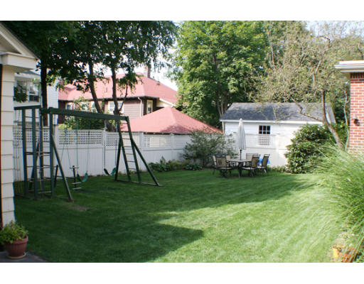 33 Merrill Road Watertown, MA 02472 - Photo 11 of 18