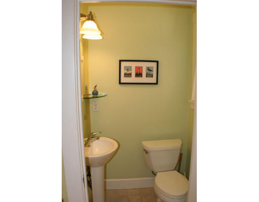 33 Merrill Road Watertown, MA 02472 - Photo 12 of 18