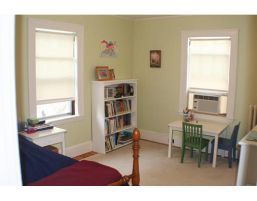 33 Merrill Road Watertown, MA 02472 - Photo 14 of 18