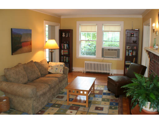 33 Merrill Road Watertown, MA 02472 - Photo 4 of 18