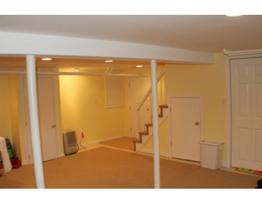 33 Merrill Road Watertown, MA 02472 - Photo 9 of 18