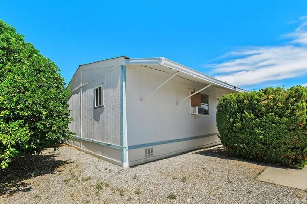 a view of a garage