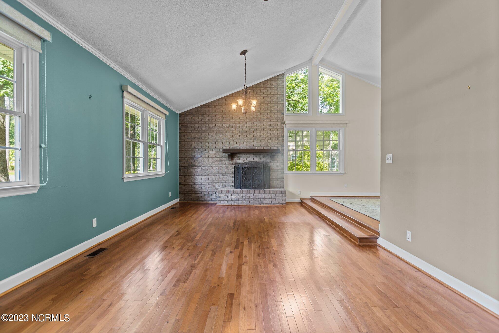109 Alderson Road Washington, NC 27889 - Photo 6 of 49 Living Room