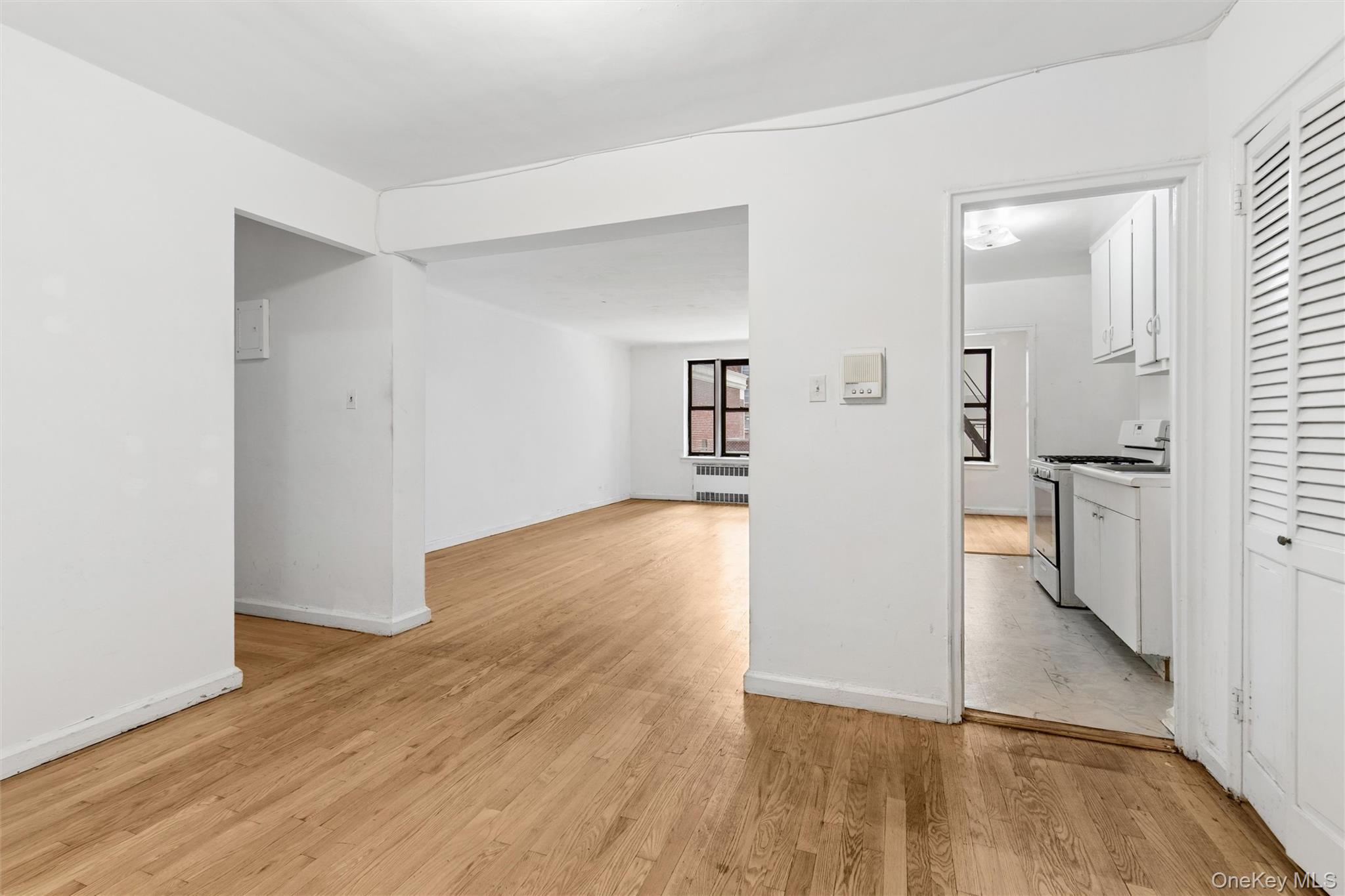 123-35 82nd Road, Unit 3N Queens, NY 11415 - Photo 2 of 10 View from Foyer to living room