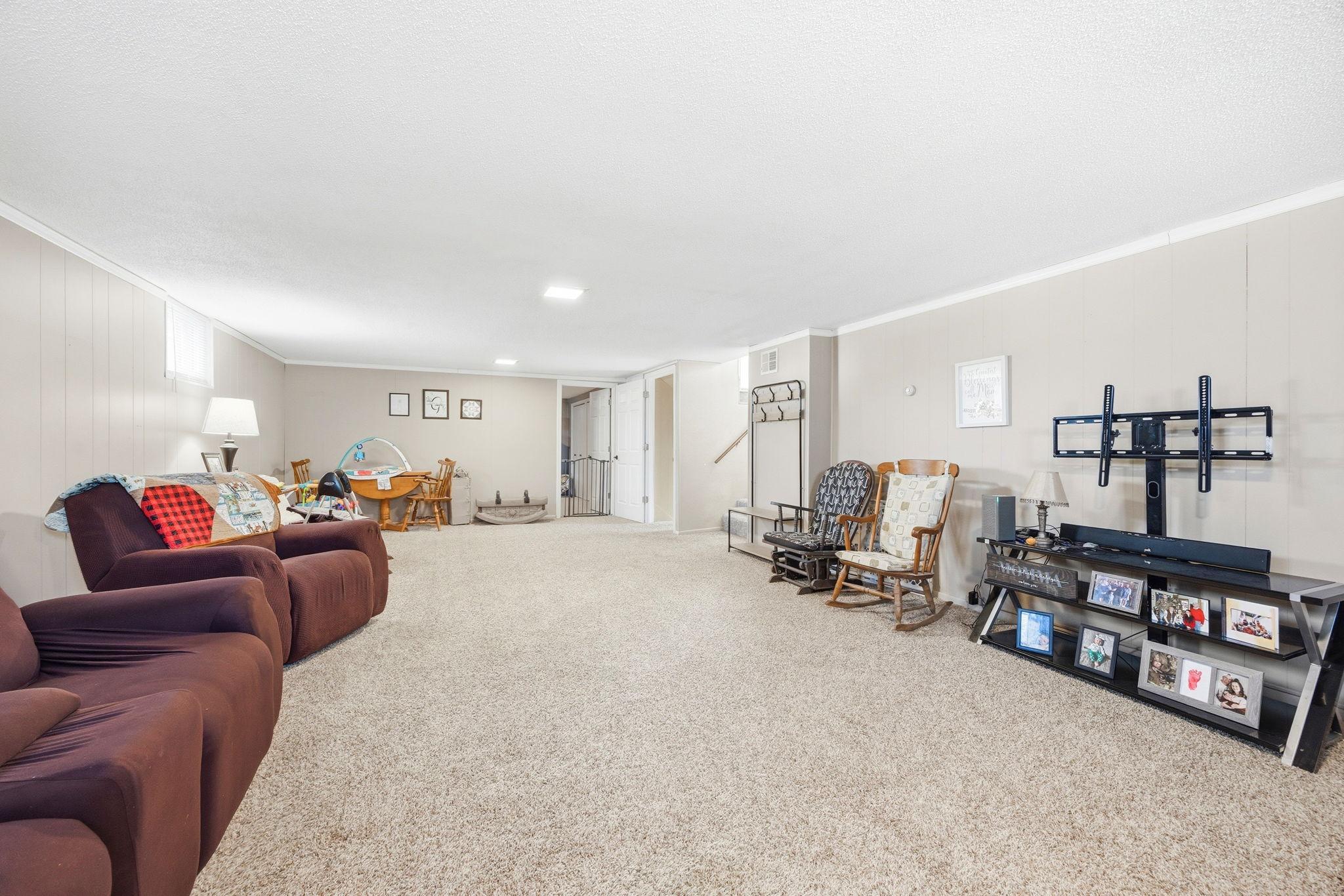 404 Larson Street Southwest Hutchinson, MN 55350 - Photo 17 of 32