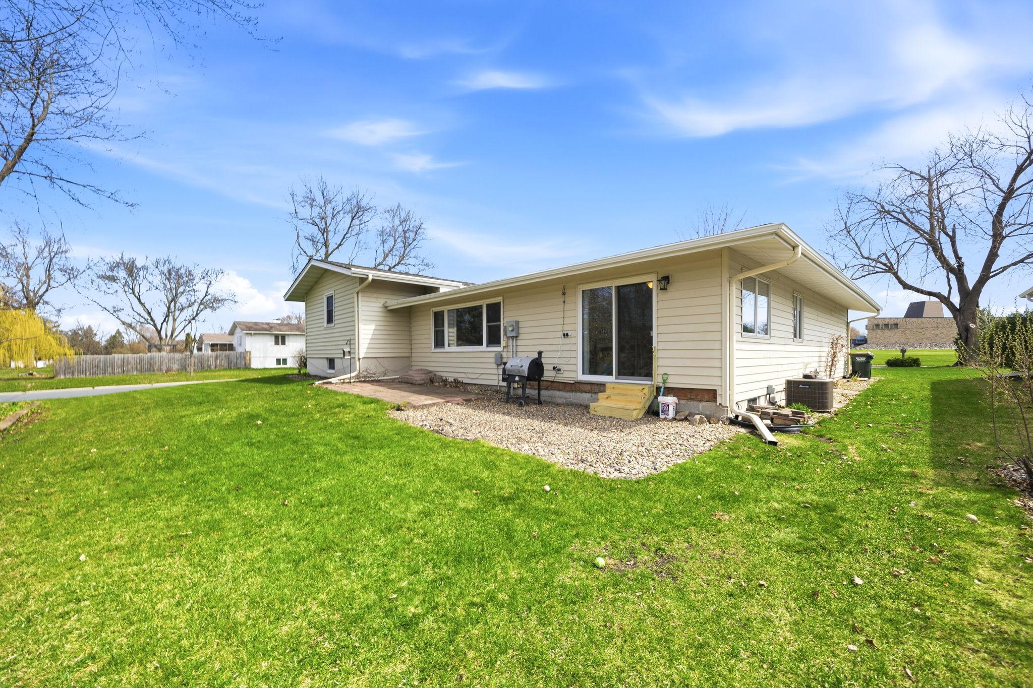 404 Larson Street Southwest Hutchinson, MN 55350 - Photo 21 of 32