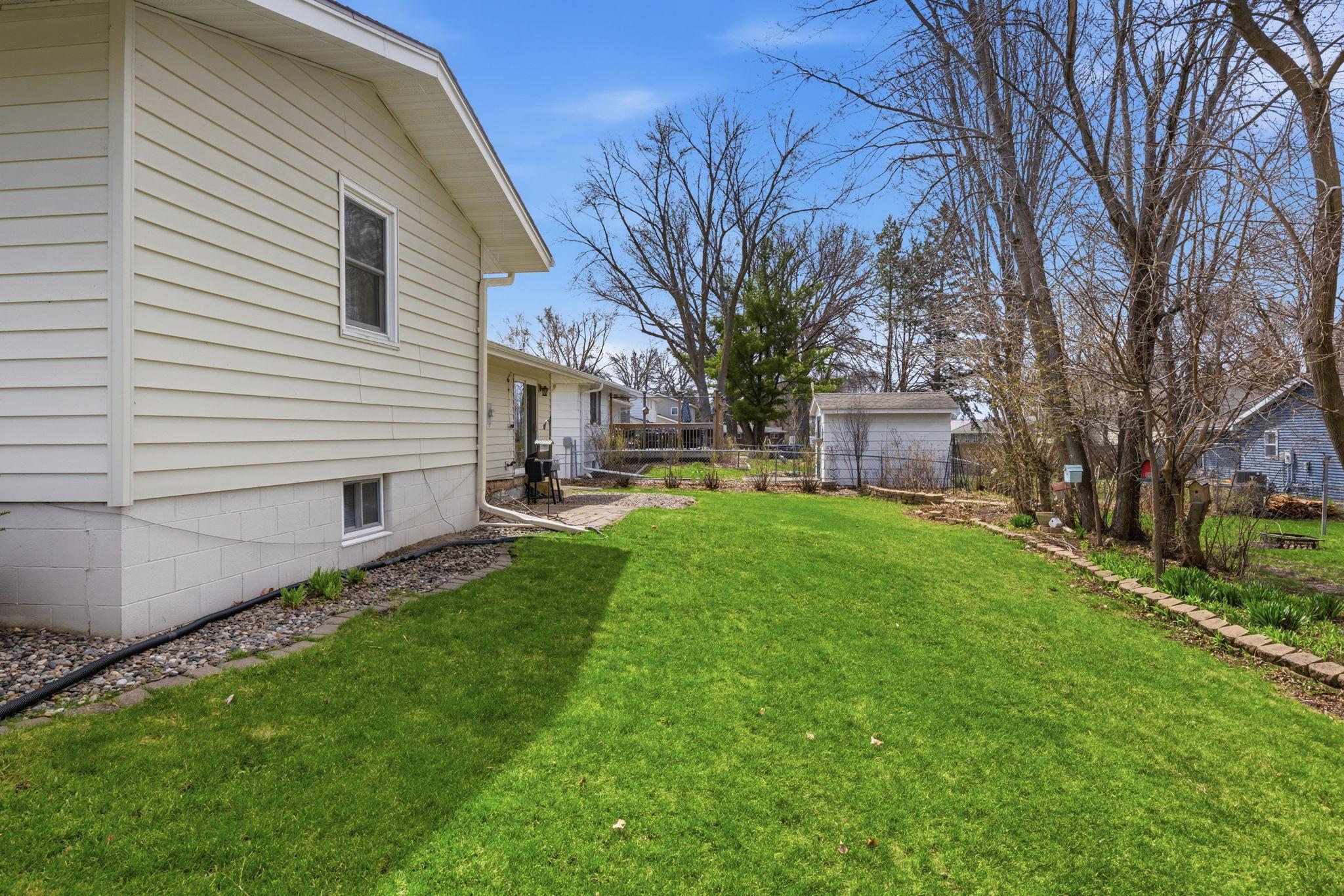 404 Larson Street Southwest Hutchinson, MN 55350 - Photo 23 of 32