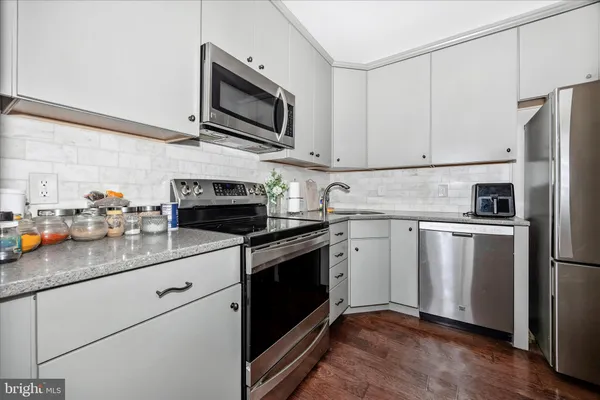 $325,000 | 3700 College Avenue, Unit 305, Ellicott City, MD 21043