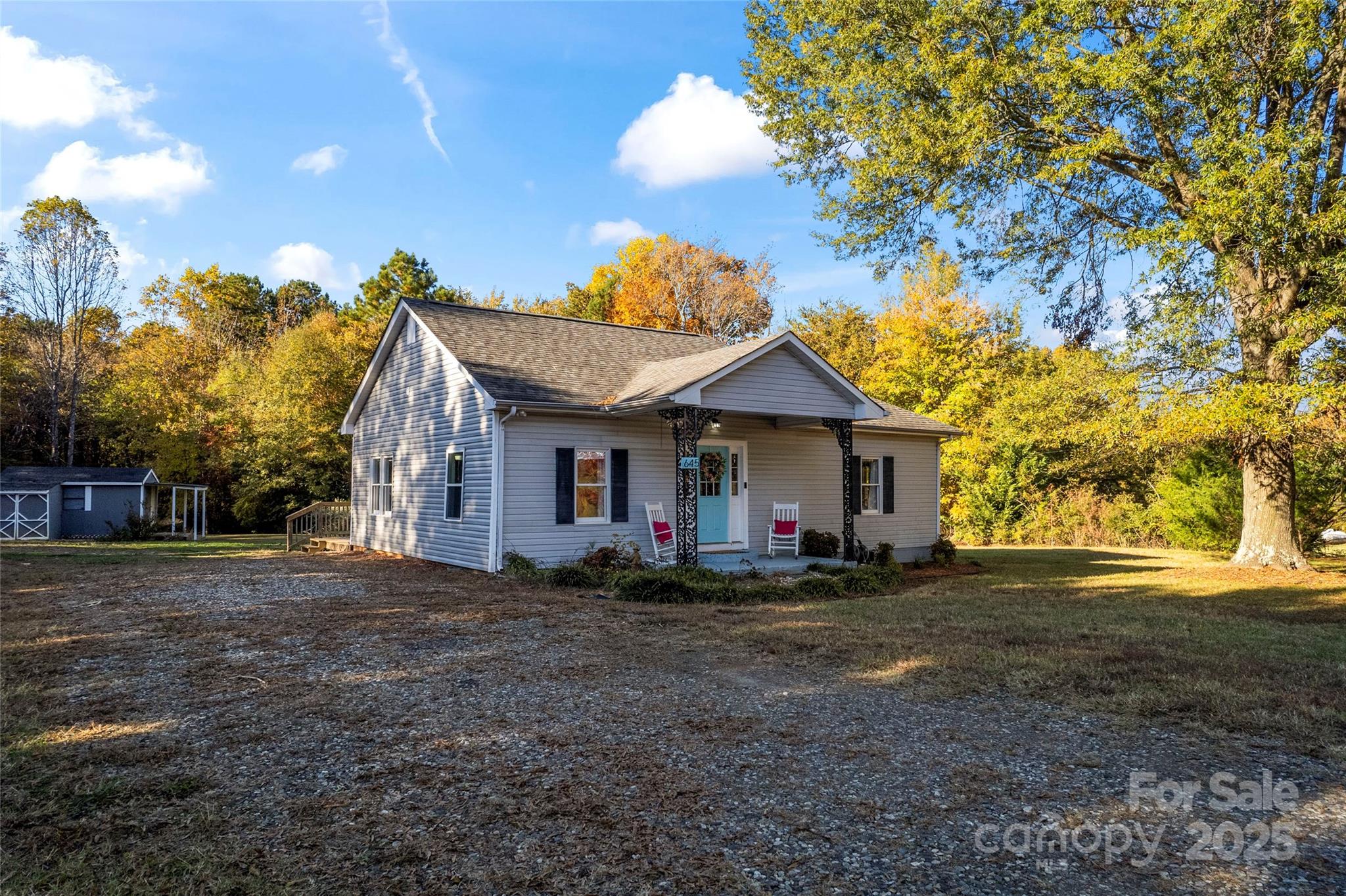 645 Chestnut Ridge Church Road Kings Mountain, NC 28086 - Photo 4 of 45 a front view of a house with a yard