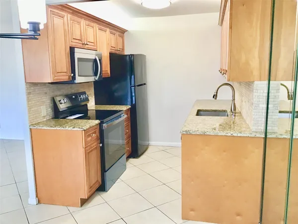 $1,750 | 2035 Exeter, Unit 2035, Boca Raton, FL 33434