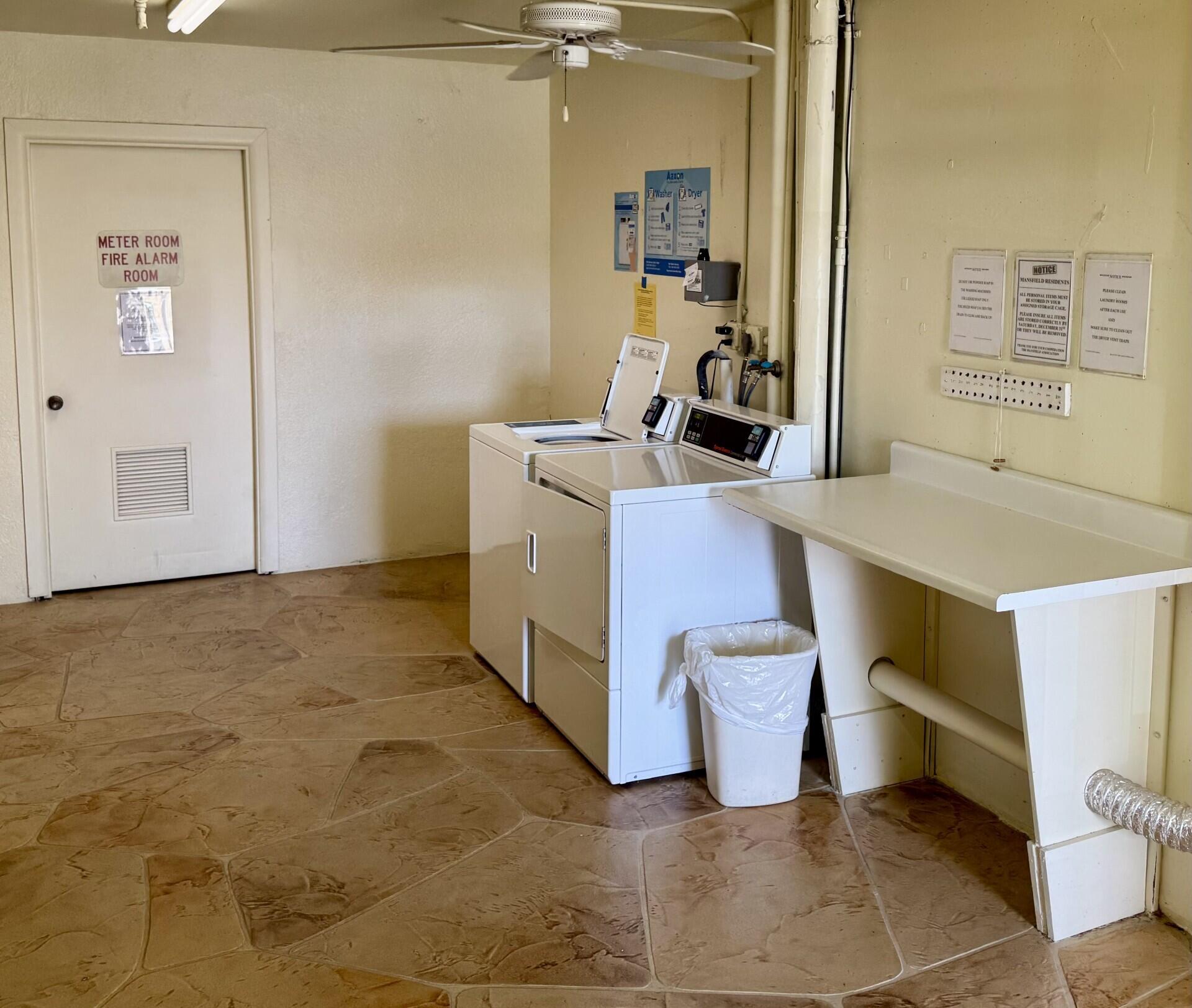 273 Mansfield H, Unit 273 Boca Raton, FL 33434 - Photo 19 of 33 Laundry Room