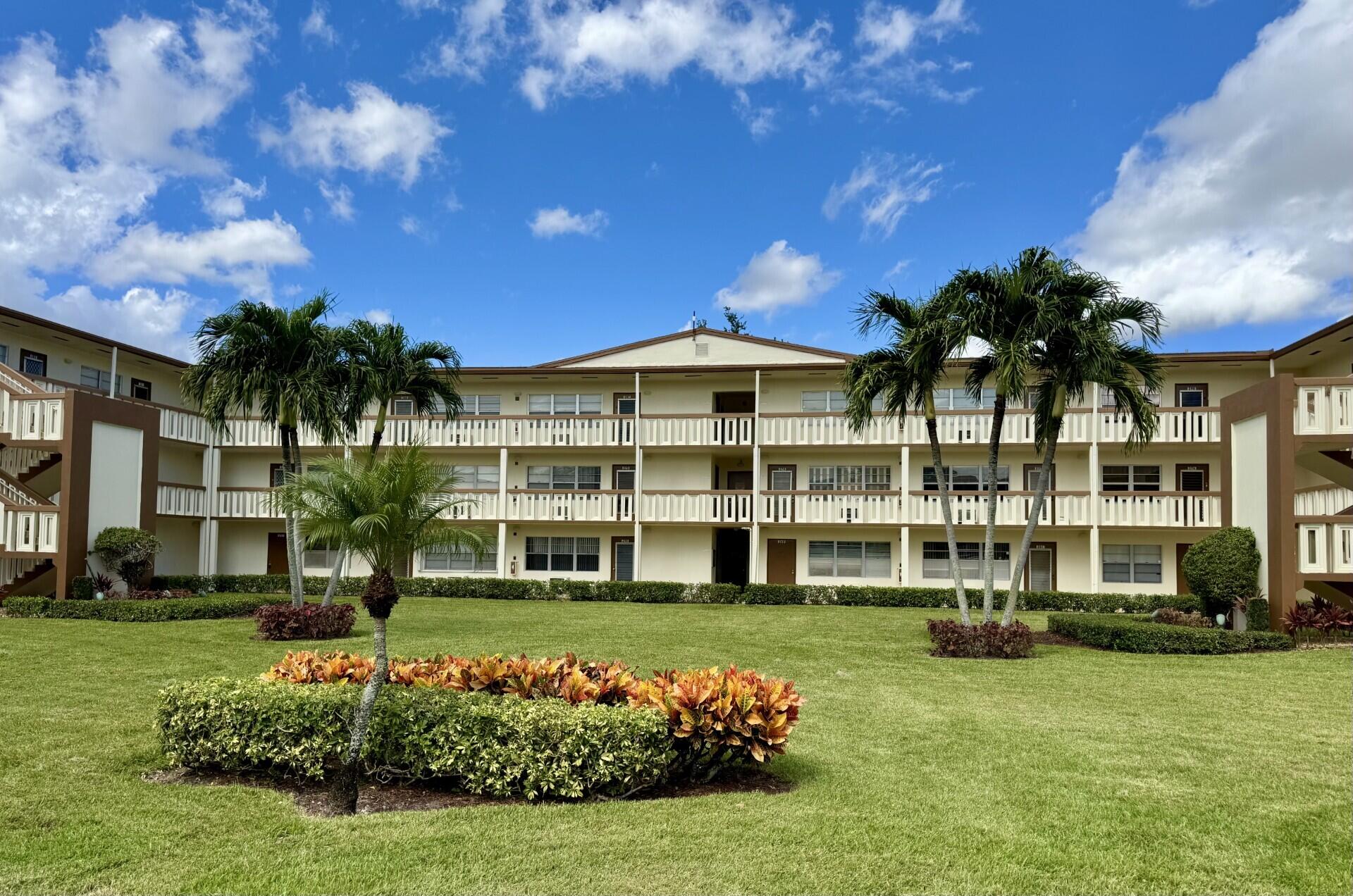 273 Mansfield H, Unit 273 Boca Raton, FL 33434 - Photo 3 of 33 Front Elevation