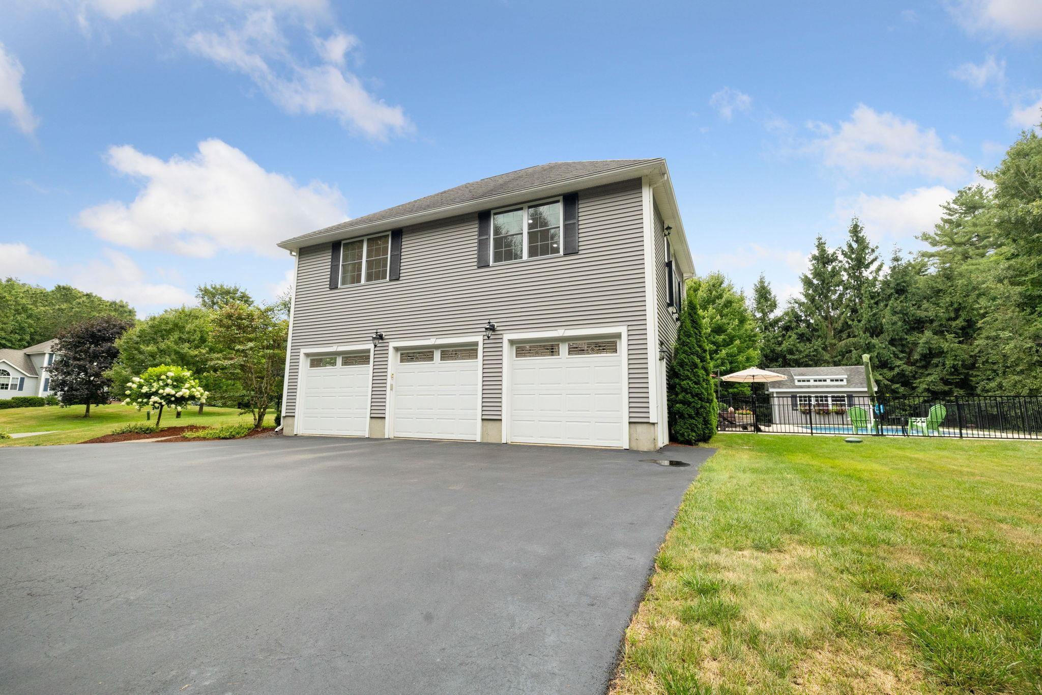 11 Gauthier Way Pelham, NH 03076 - Photo 24 of 40