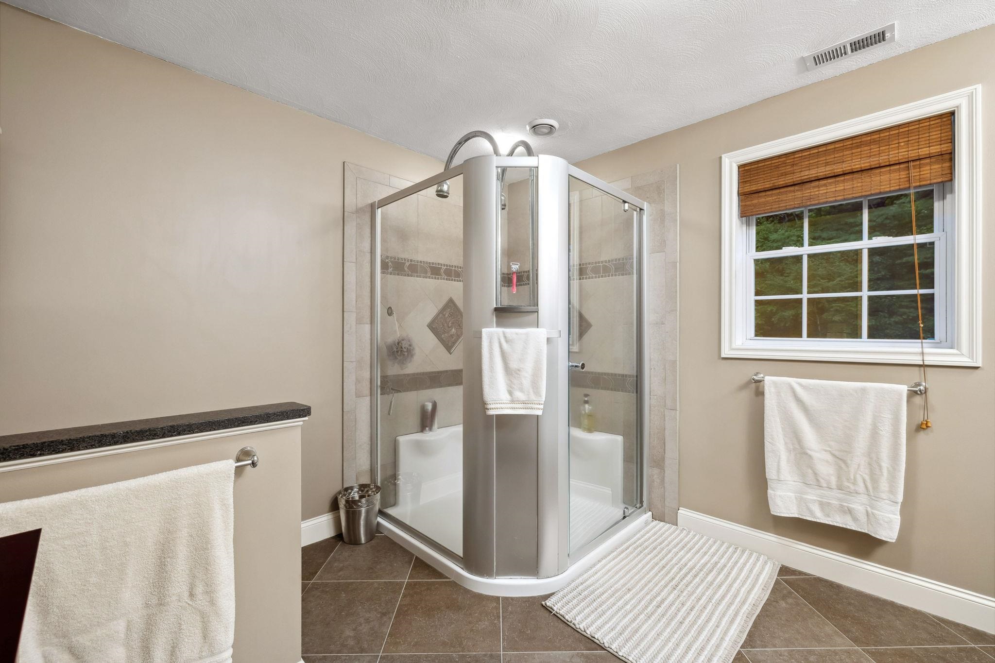 11 Gauthier Way Pelham, NH 03076 - Photo 28 of 40