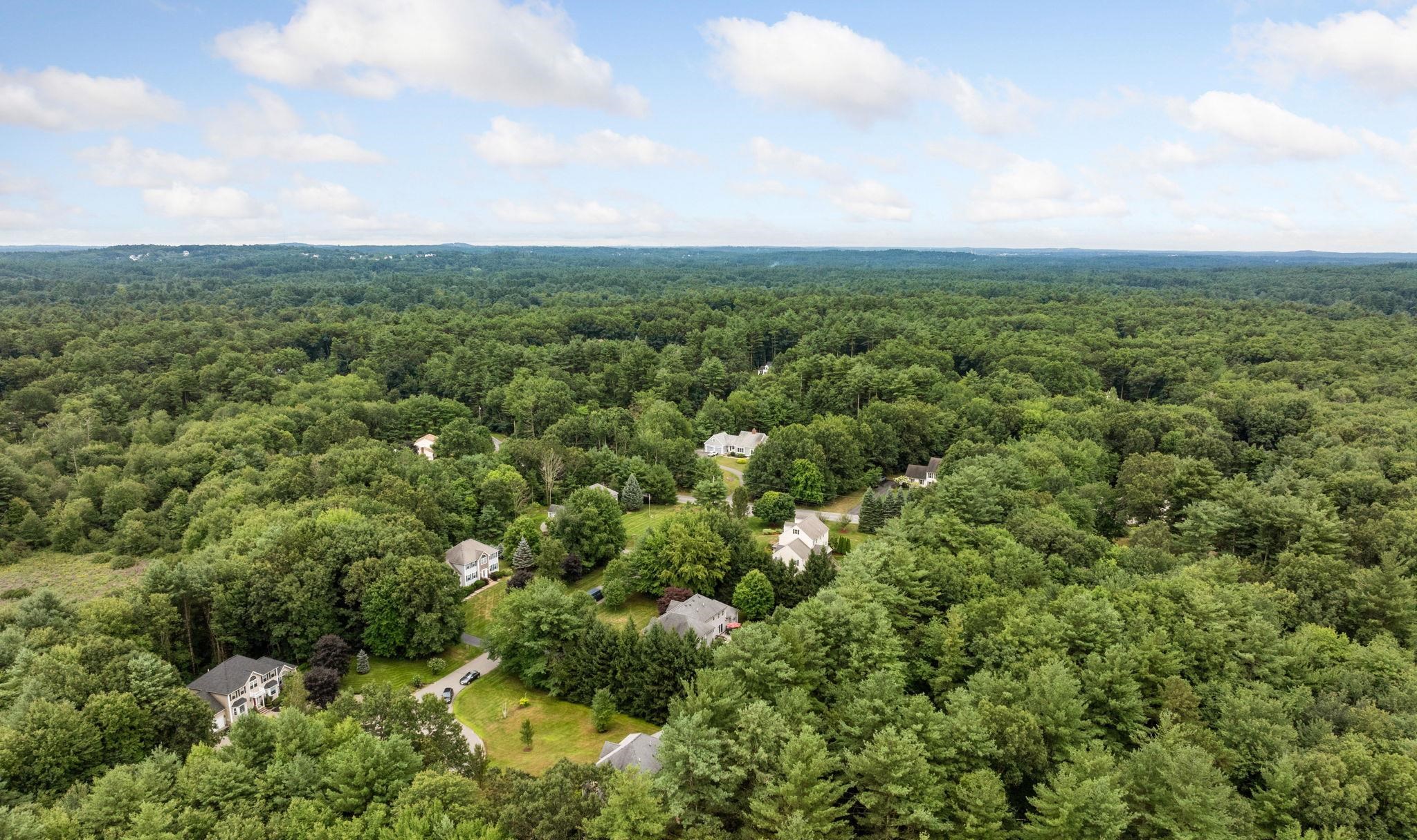 11 Gauthier Way Pelham, NH 03076 - Photo 33 of 40