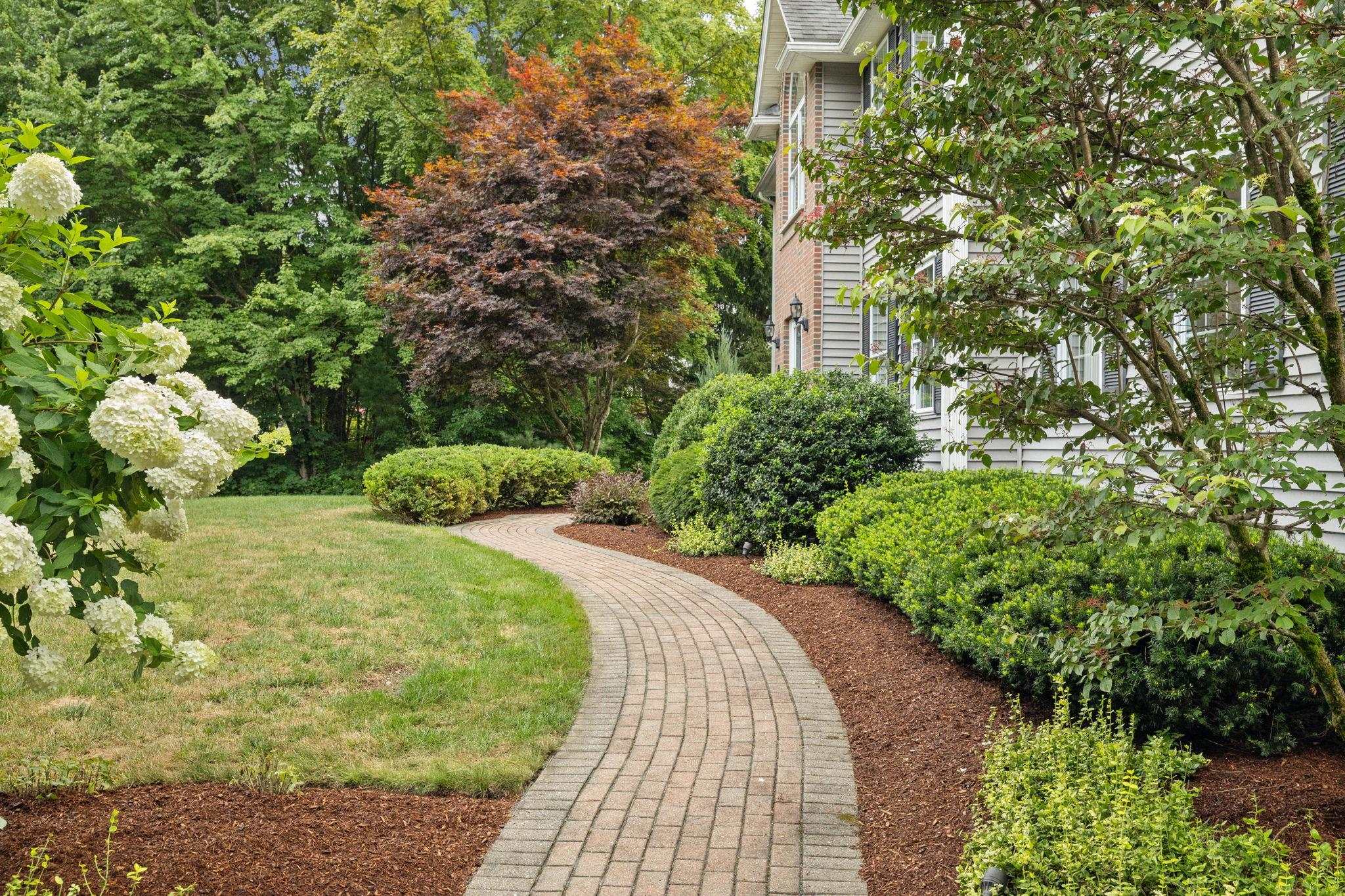 11 Gauthier Way Pelham, NH 03076 - Photo 35 of 40