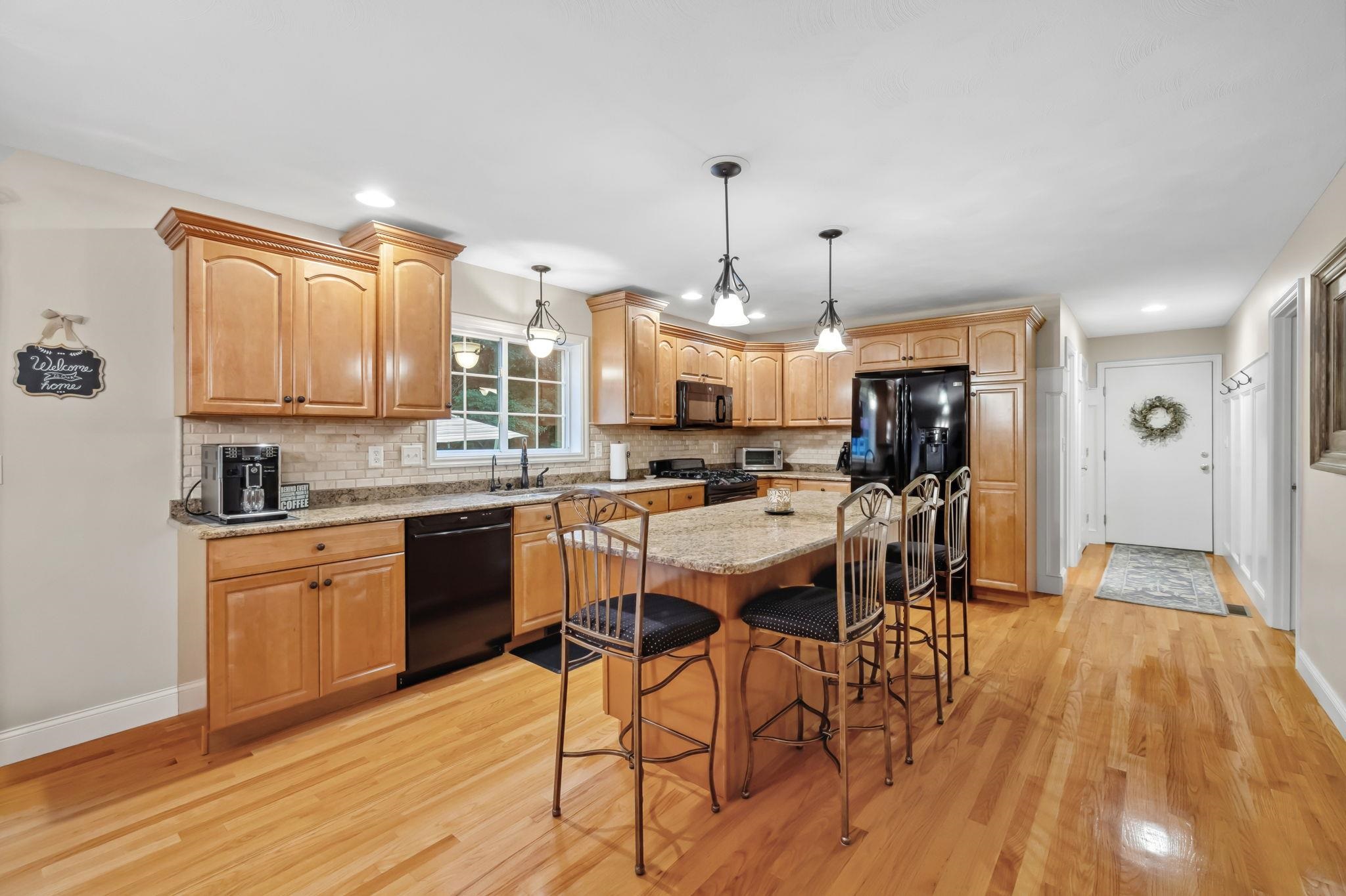 11 Gauthier Way Pelham, NH 03076 - Photo 10 of 40