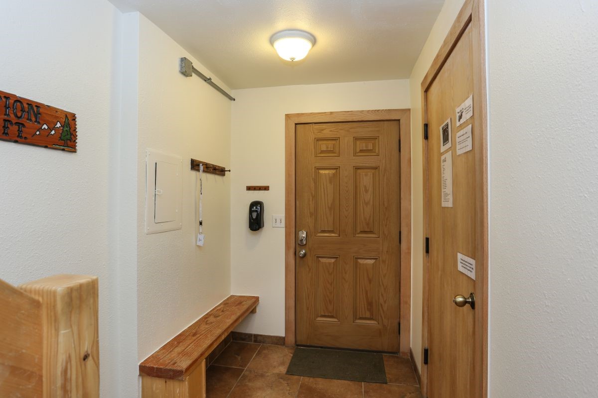 52 Club House Road, Unit 50 Breckenridge, CO 80424 - Photo 23 of 32 Entry