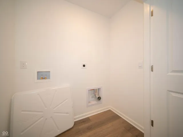 $289,900 | 6285 Wasco Drive, Whitestown, IN 46075