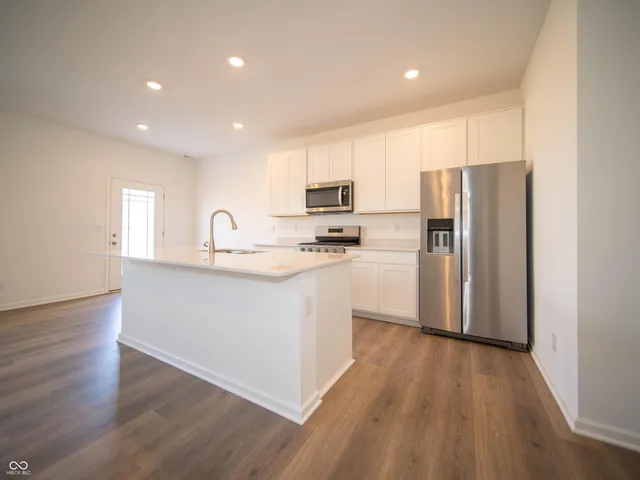 $289,900 | 6285 Wasco Drive, Whitestown, IN 46075