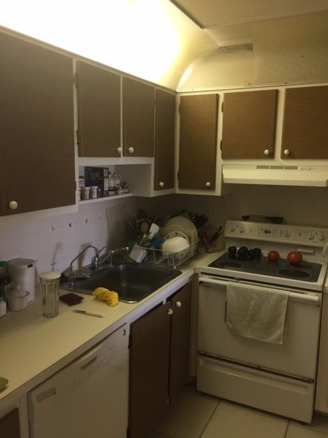 9355 Southwest 8th Street, Unit 421 Boca Raton, FL 33428 - Photo 5 of 14 KITCHEN