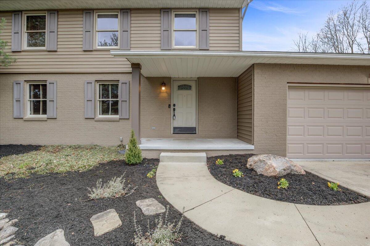 2584 Hollenback Road Lewis Center, OH 43035 - Photo 3 of 34 Front