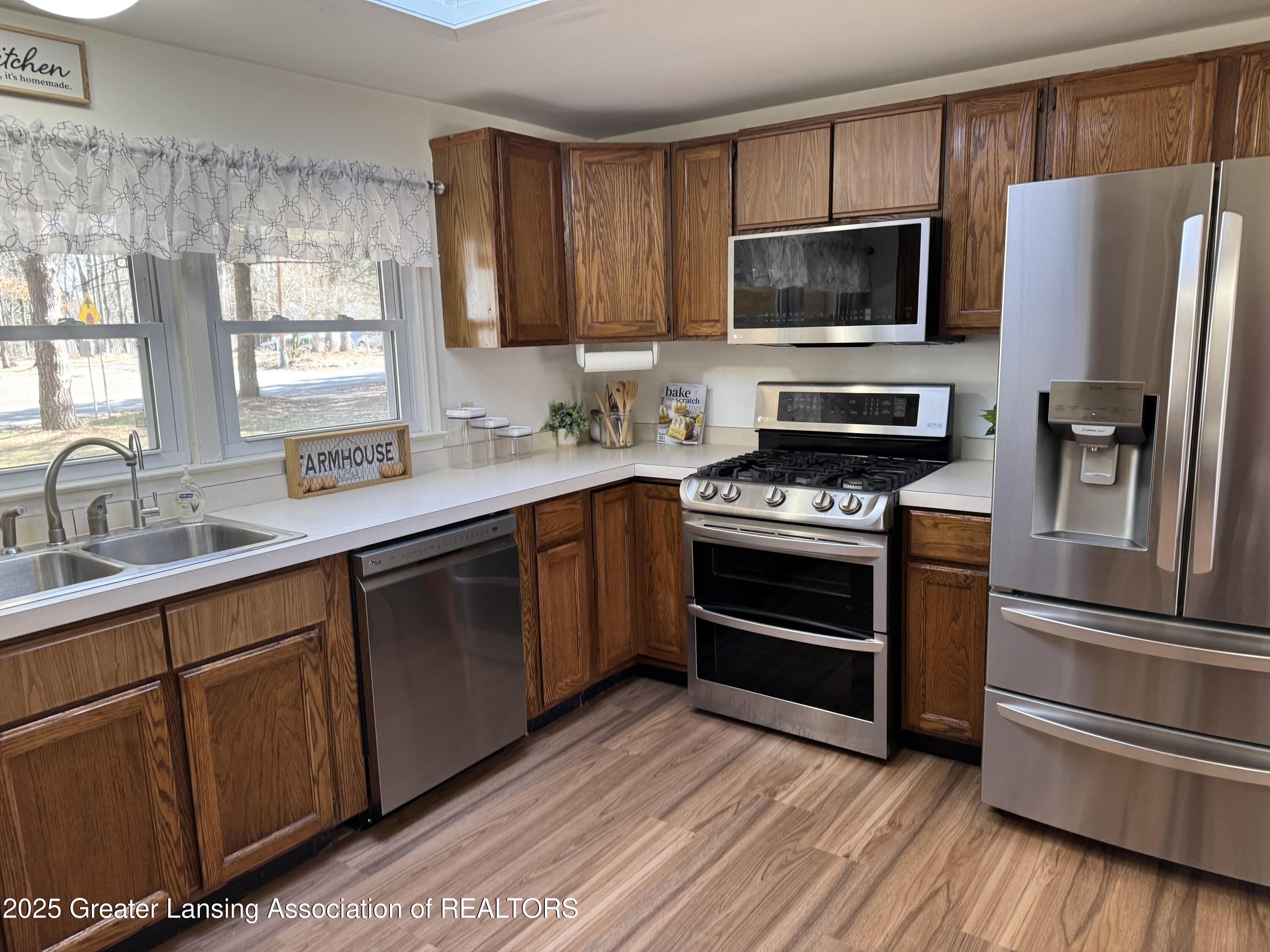 4589 Van Atta Road Okemos, MI 48864 - Photo 6 of 27 IMG_0093