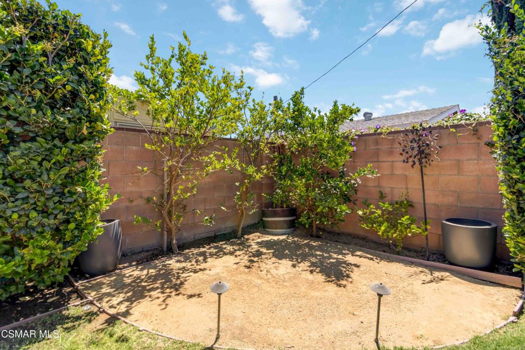 1651 Kay Avenue Simi Valley, CA 93063 - Photo 21 of 27