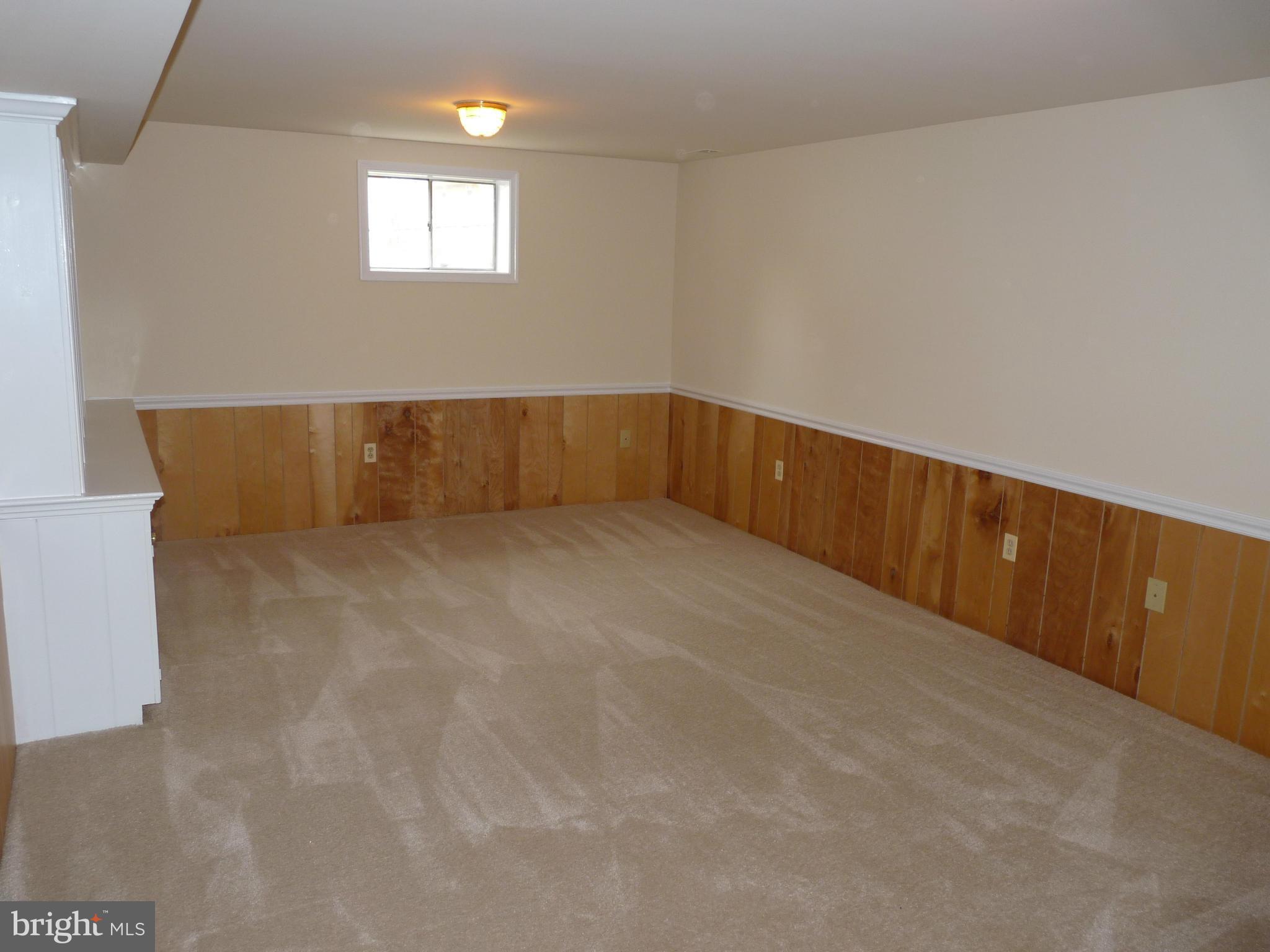 11011 Troy Road Rockville, MD 20852 - Photo 11 of 15 Family Room