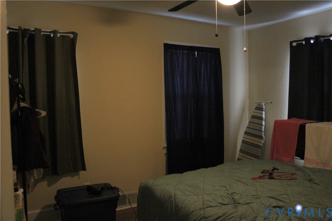902 Hampton Road Petersburg, VA 23805 - Photo 3 of 9 Primary bedroom on first level