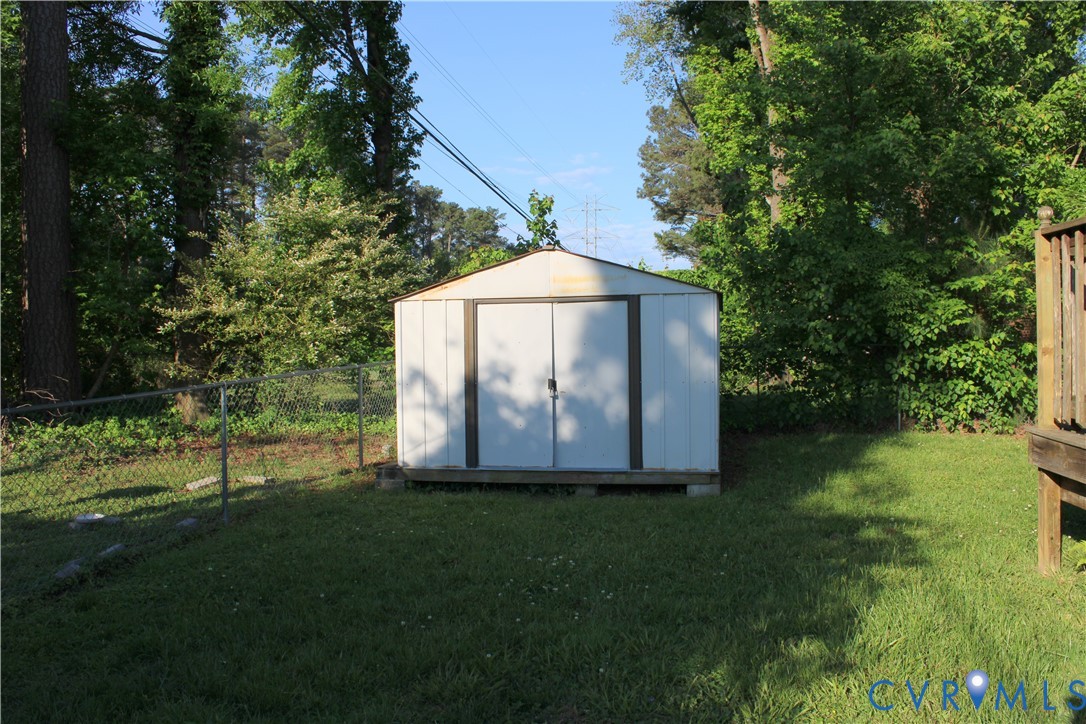 902 Hampton Road Petersburg, VA 23805 - Photo 8 of 9 Storage shed in rear yard