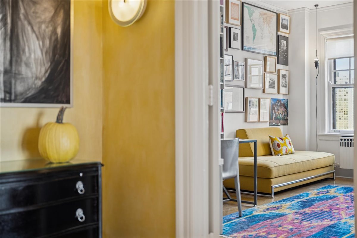 707 West Jr Terrace, Unit 10 Chicago, IL 60613 - Photo 23 of 42
