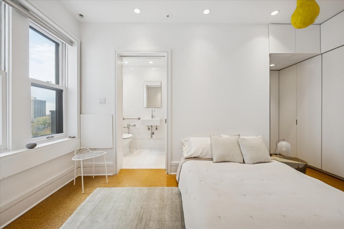 707 West Jr Terrace, Unit 10 Chicago, IL 60613 - Photo 27 of 42