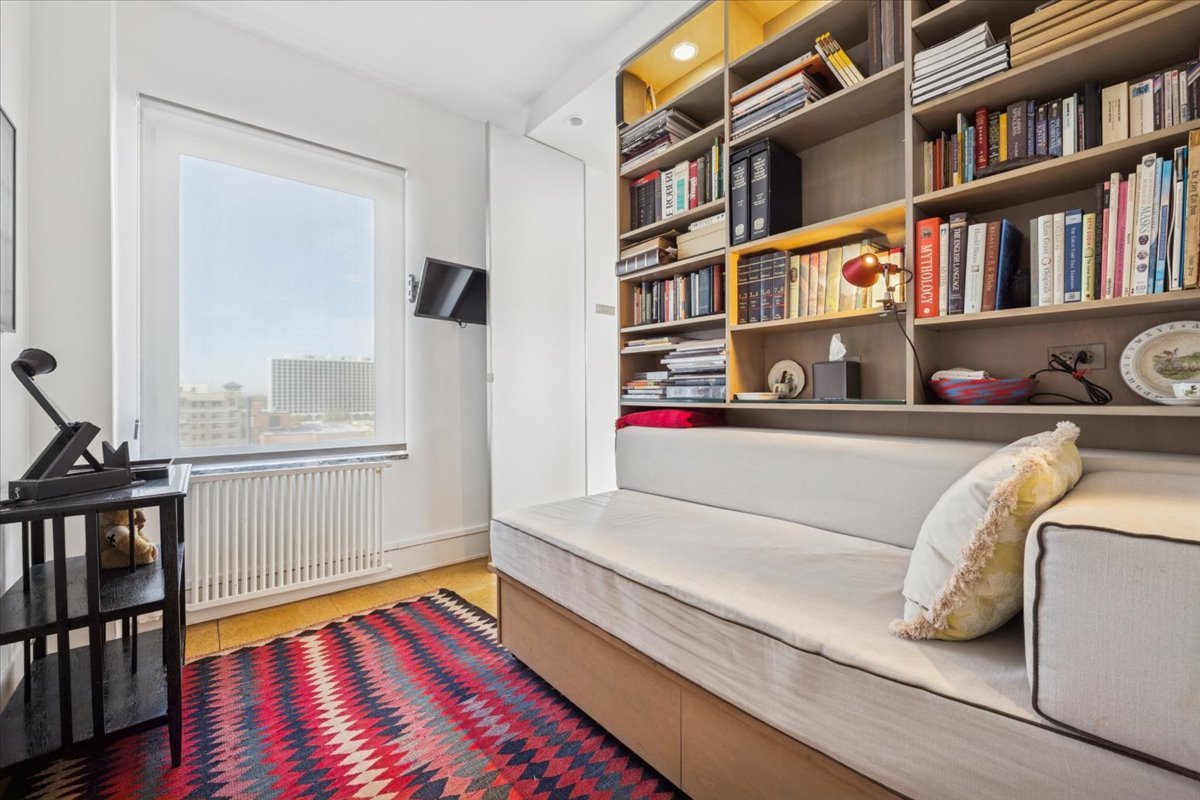 707 West Jr Terrace, Unit 10 Chicago, IL 60613 - Photo 36 of 42