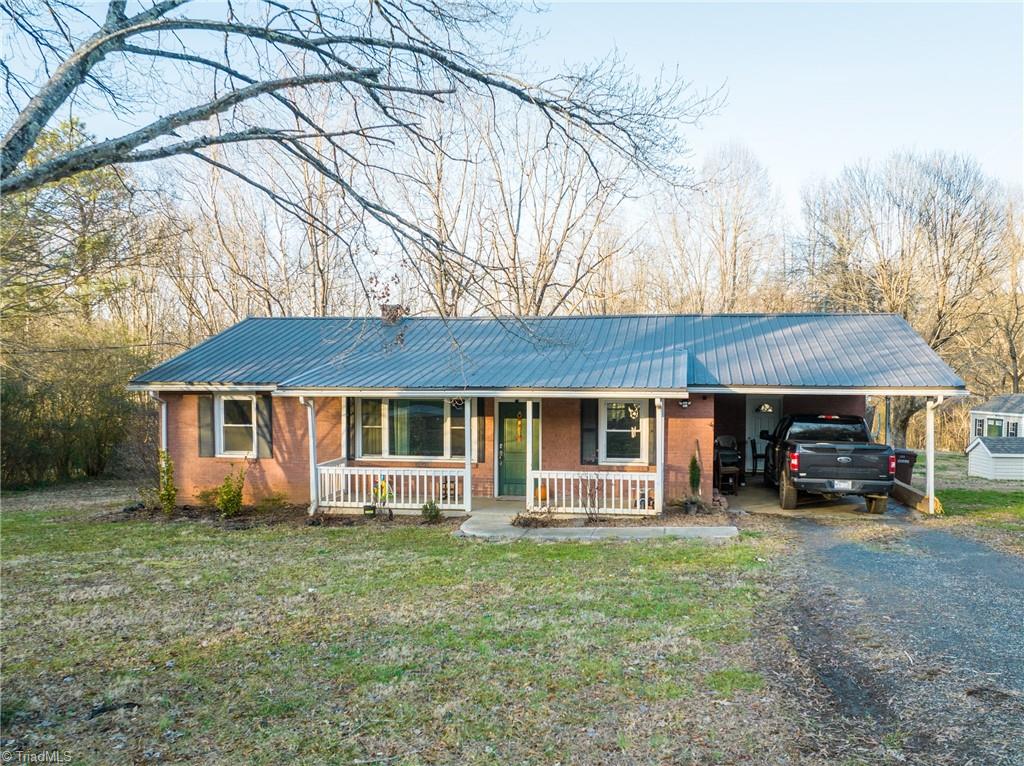 1415 Junction Road Mocksville, NC 27028 - Photo 3 of 33
