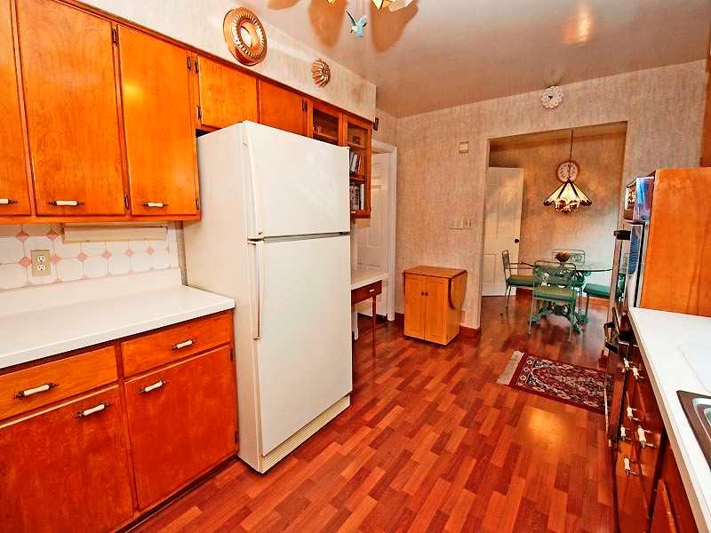 33 Churchill Road Churchill, PA 15235 - Photo 6 of 15 Kitchen.