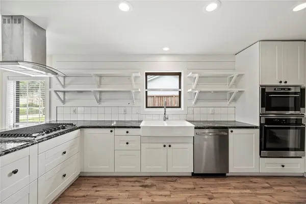 $2,300 | 2219 Briarview Drive, Houston, TX 77077