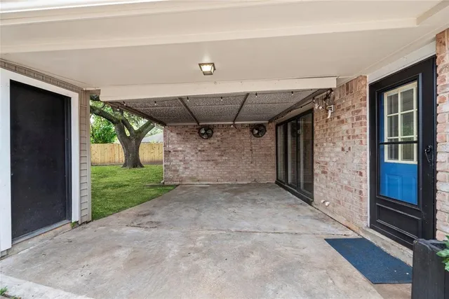 $2,400 | 2219 Briarview Drive, Houston, TX 77077