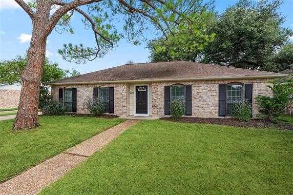 $2,300 | 2219 Briarview Drive, Houston, TX 77077