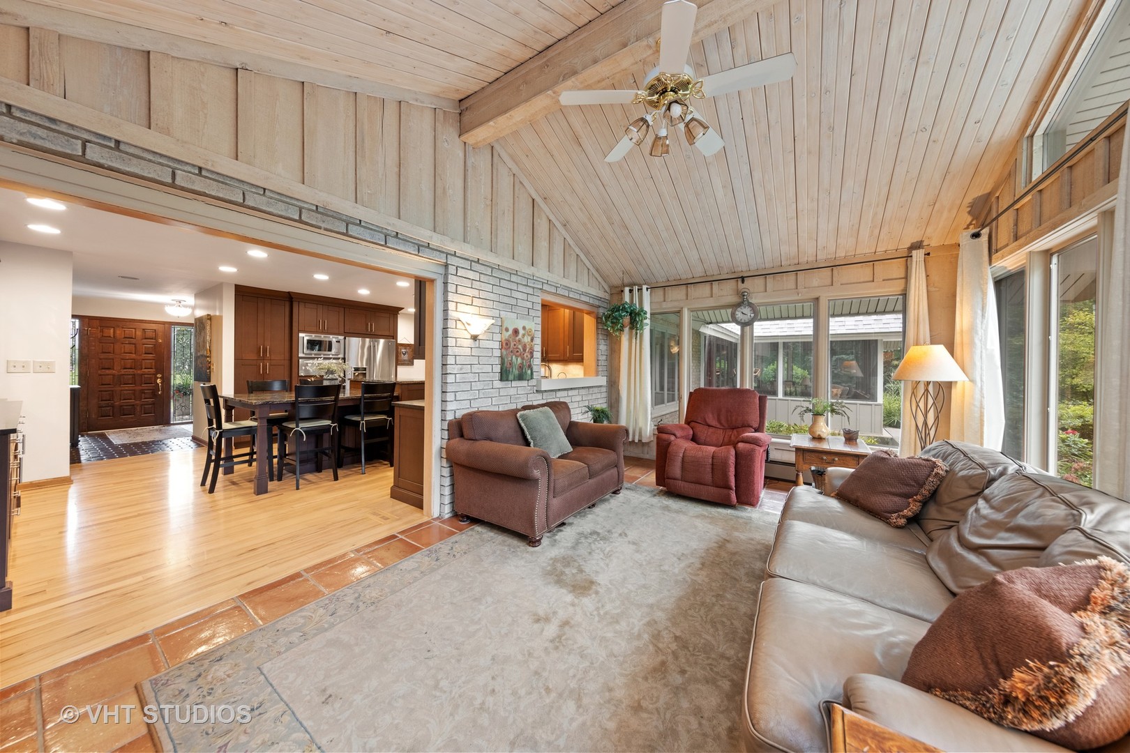 3S557 Norris Road Sugar Grove, IL 60554 - Photo 15 of 46 a living room filled with furniture